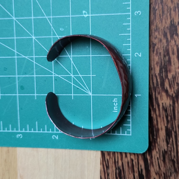 Open Cuff Bracelet Small Hammered Burgundy Red - Picture 5 of 9